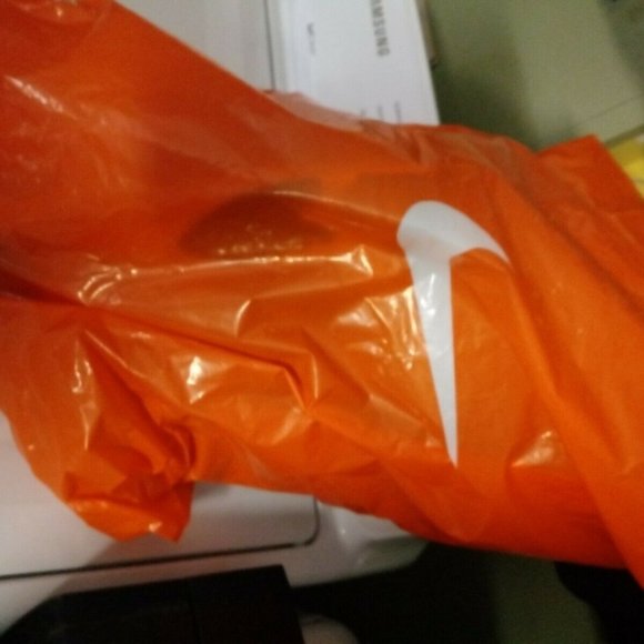 Mens Nike Odyssey Flyknit 10.5 Sneakers - Picture 3 of 3